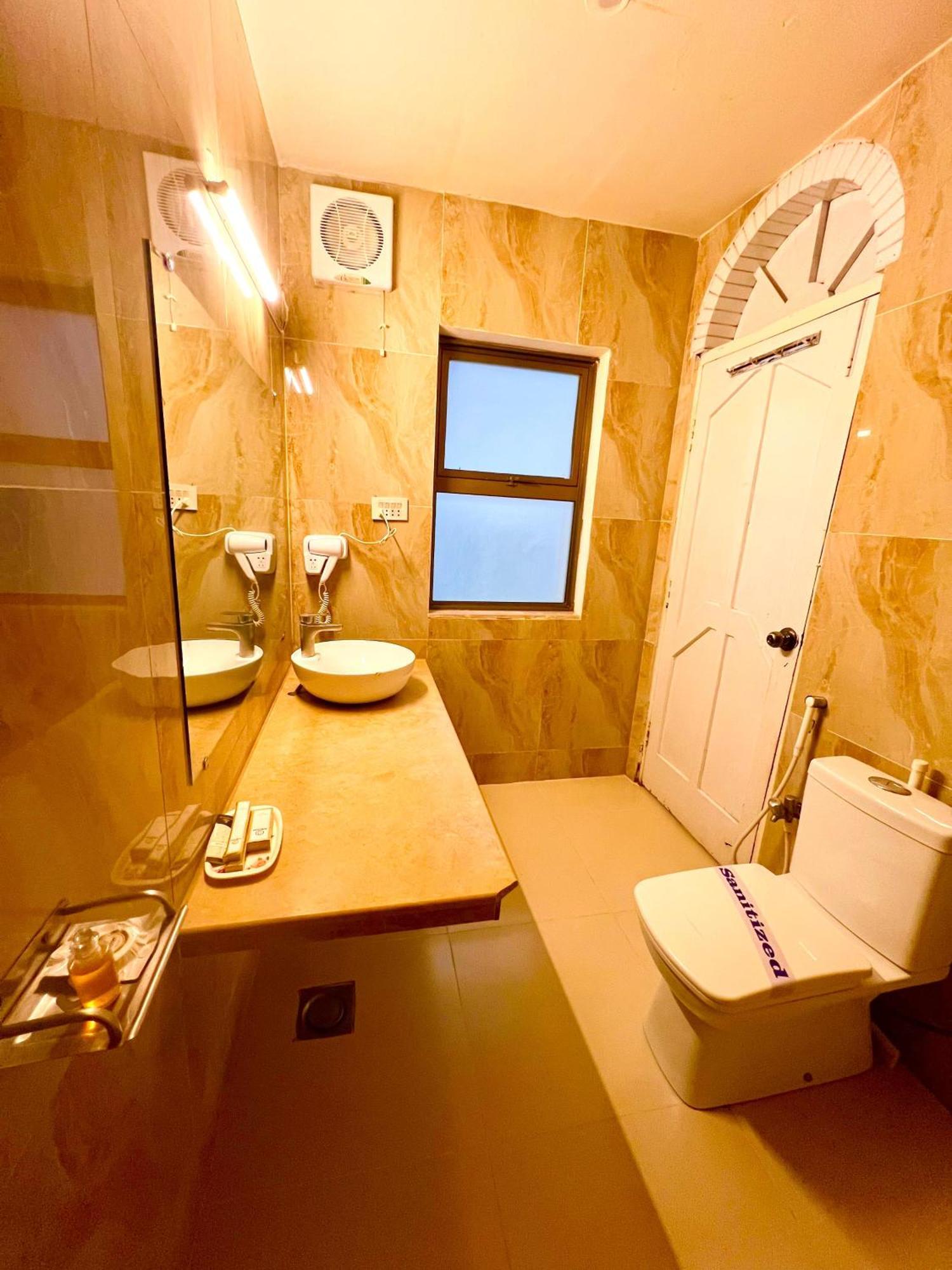 Shelton Guest House Islamabad Zewnętrze zdjęcie